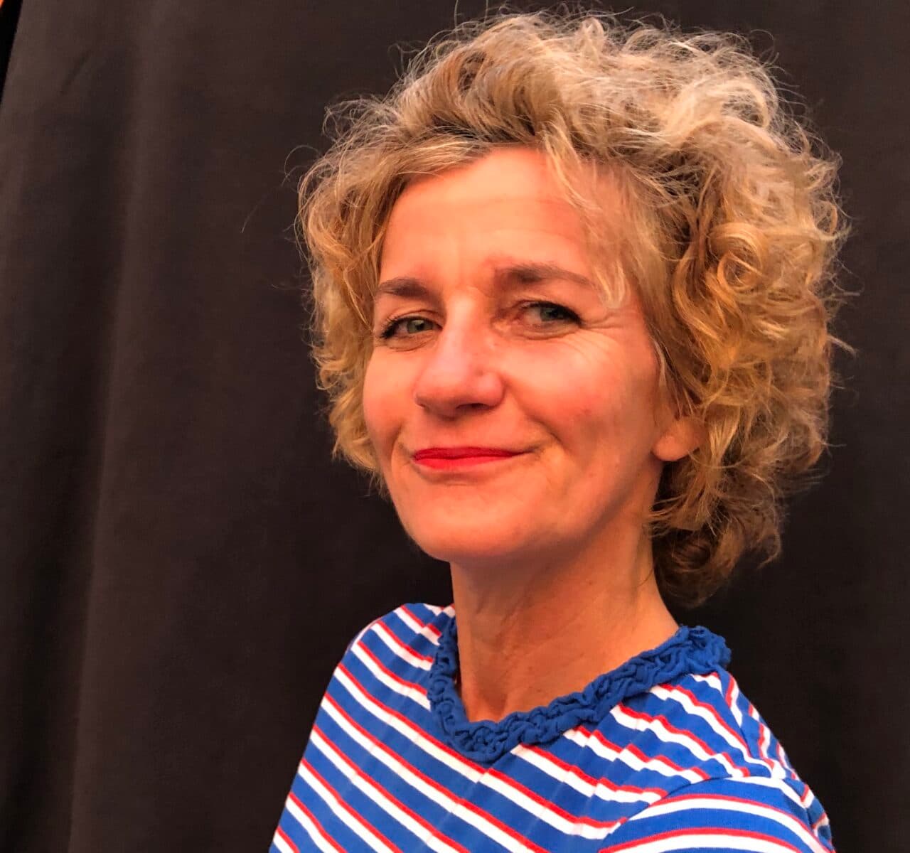 Porträt_sandra-hughes_wortstellwerk